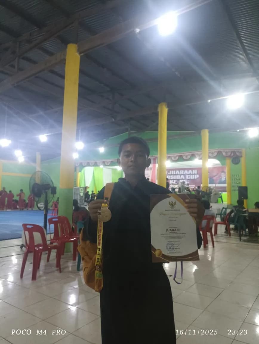 Prestasi: Juara 3 Pencak Silat