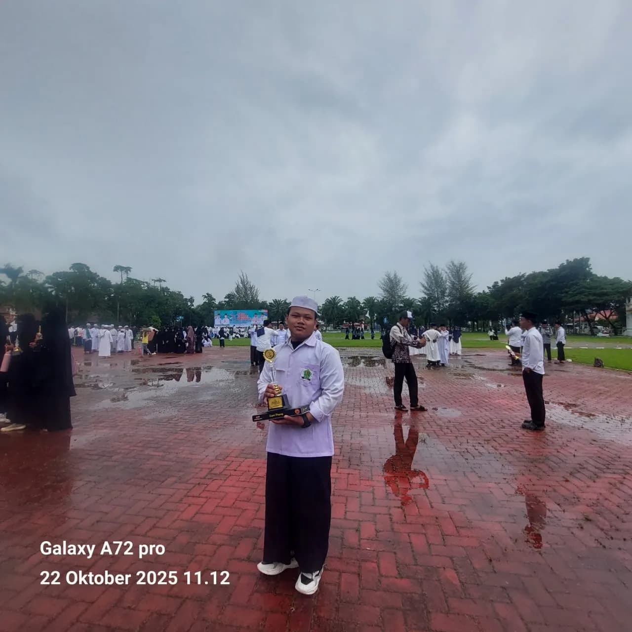 Prestasi: Juara 2 Pidato Bahasa Inggris