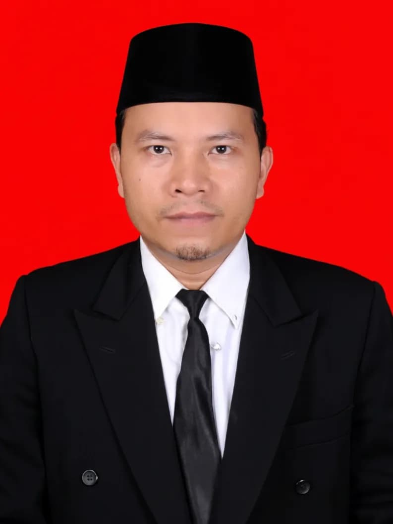 Tenaga Pendidik: Harun Arrasid, Lc., MH., Gr.